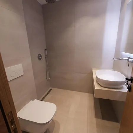 Hotel Sunrise Qeparo