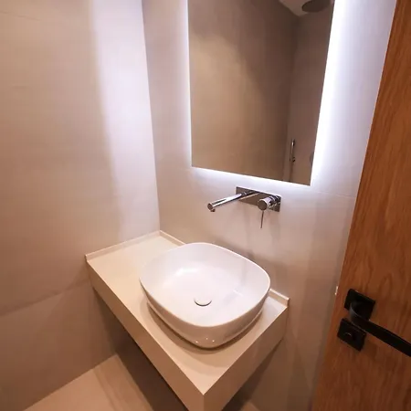 Hotel Sunrise Qeparo