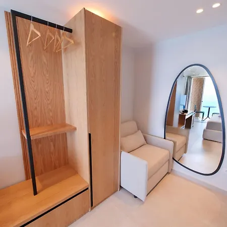 Sunrise Hotel Qeparo